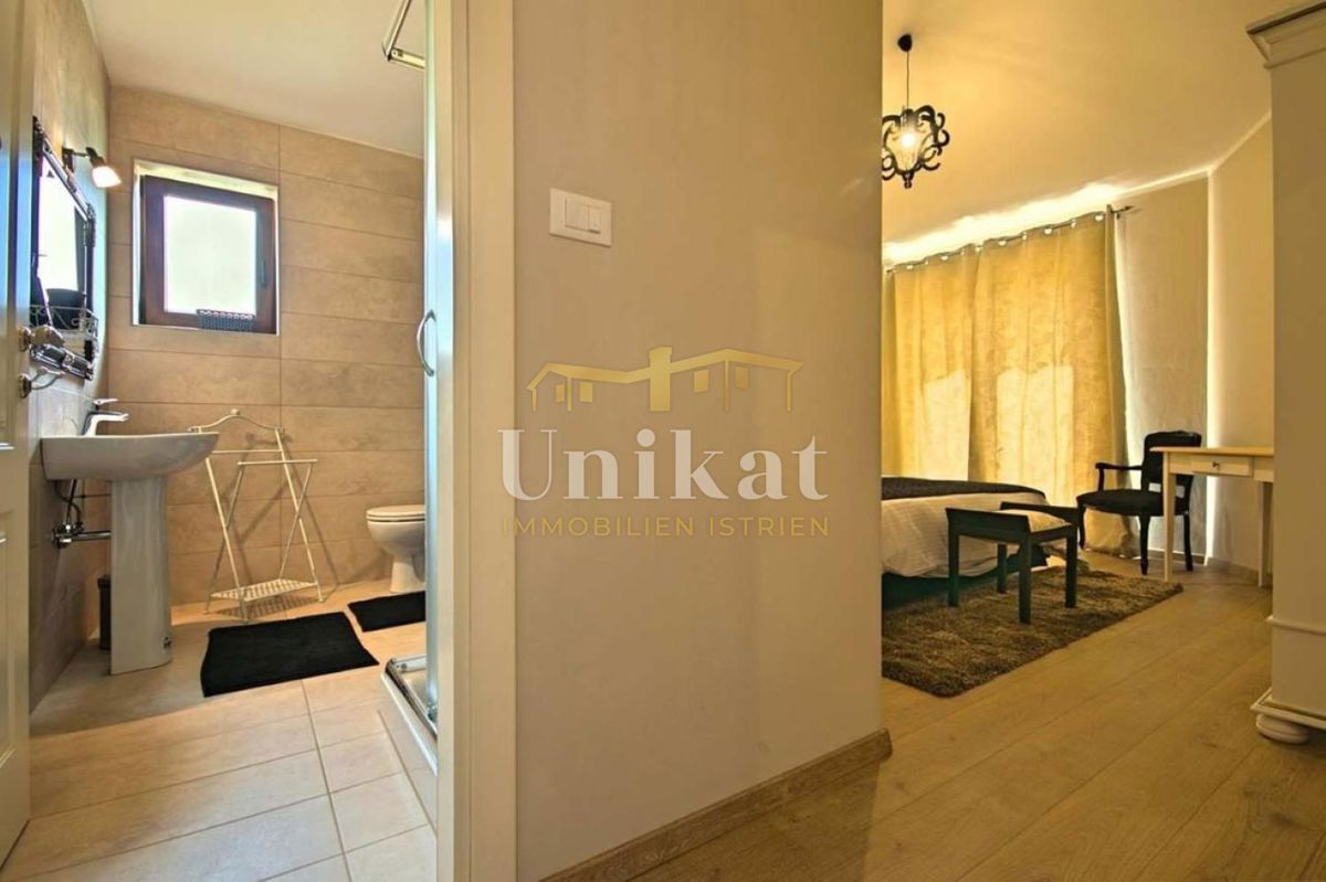 Casa con piscina vicino a Poreč